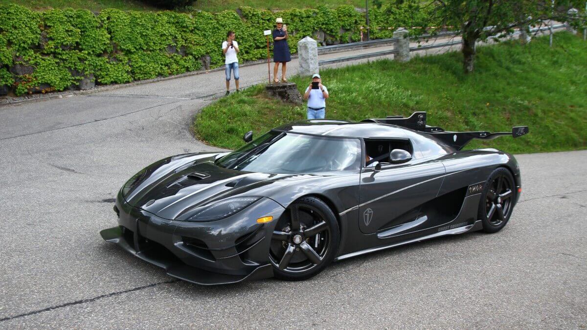 KOENIGSEGG: GHOST SQUADRON – Les Carats