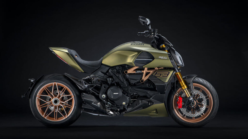 Ducati diavel 1260 lamborghini